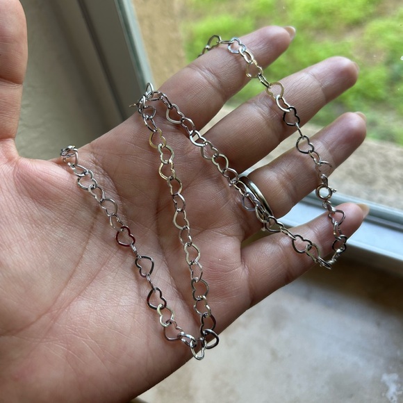 BRANDNEW 18 KARAT WHITE GOLD HEART CHAIN NECKLACE 20 INCHES - Picture 3 of 6